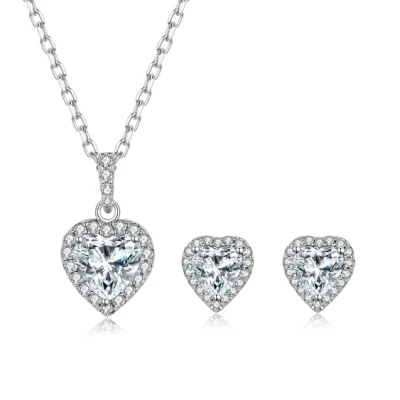 Joyería de moda Plata de ley 18K chapado en oro en forma de corazón Moissanite Lab Diamond 925 Anillo de plata Pendientes Collar Conjunto de joyas